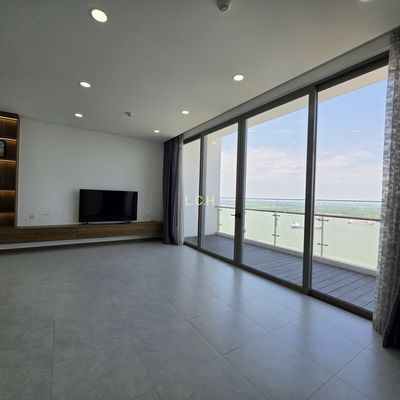 -sky89 rents penthouse 3 bedroom 2 to the toilet 156 m2 full interiors only 38 million