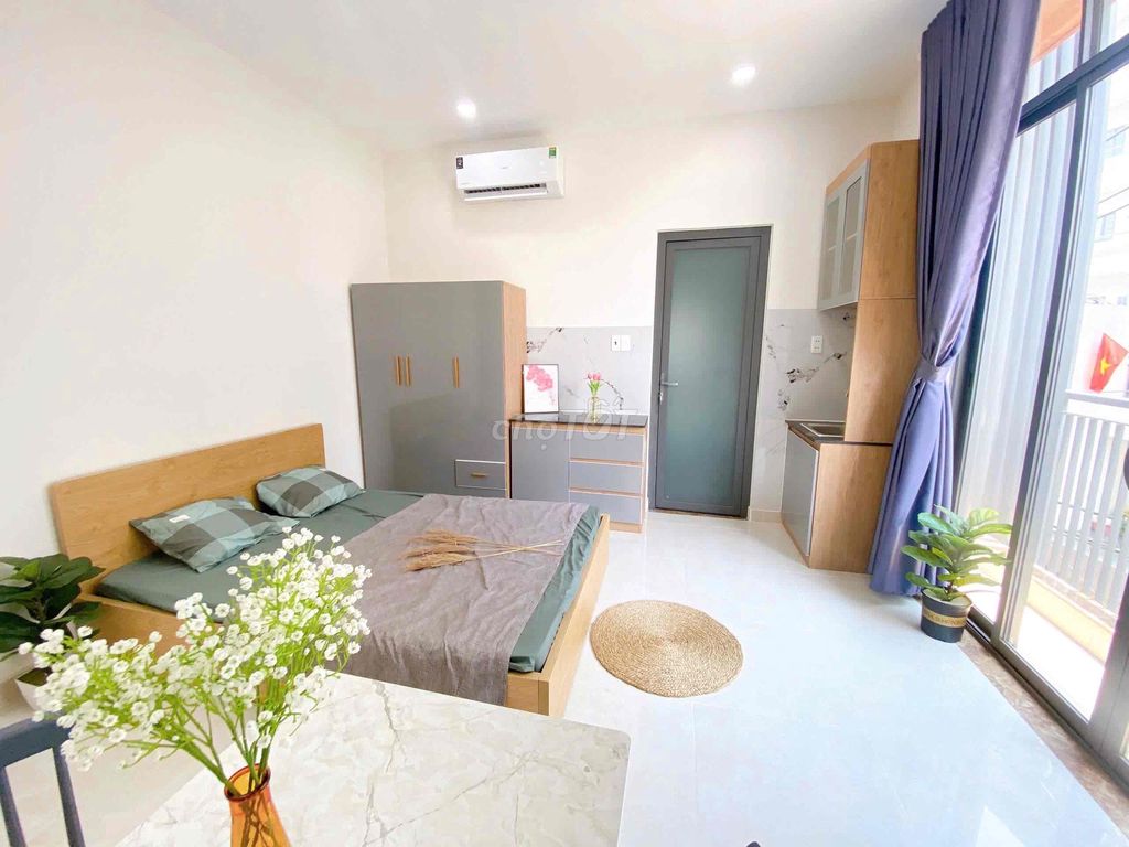 The new balcony studio is full of Âu Cơ Tân Bình advanced furniture.