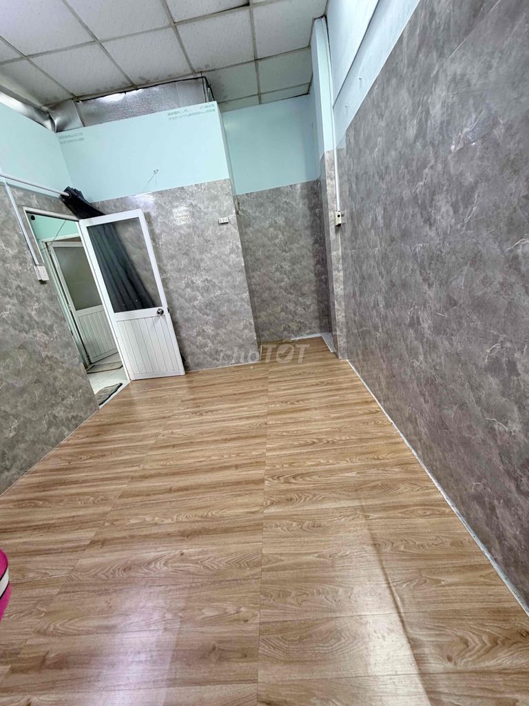 The owner himself rented the District Office 11
