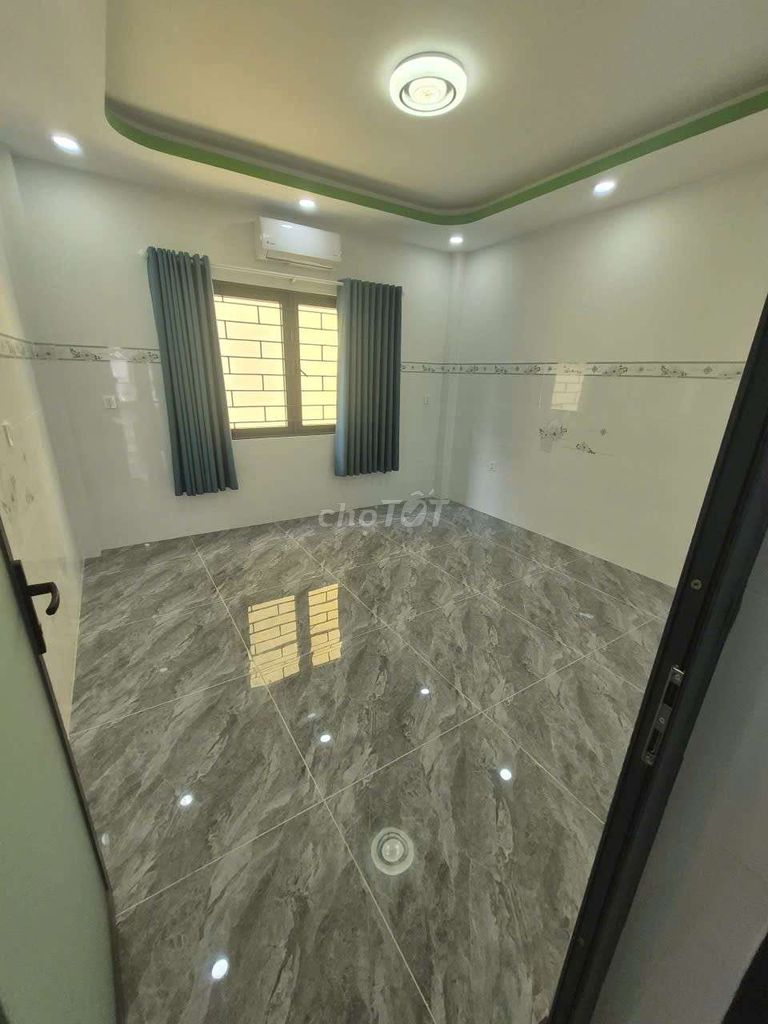 New house is 100% off 30 Linh Đông.