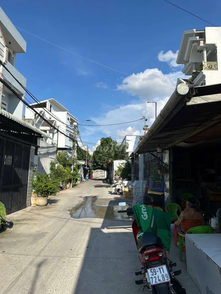 Rent a mỹ huề Bà Điểm Hóc Môn 4 m18 m 2 floors.9 million