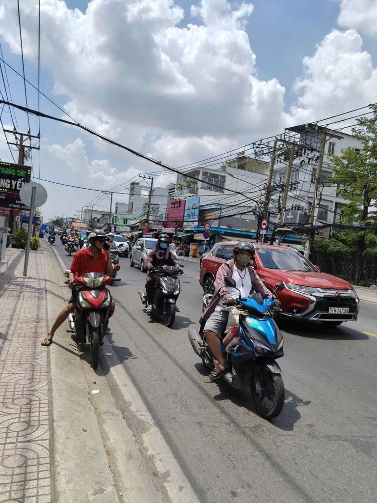 Rent Quốc lộ 50 cash near District 8-- which is the service apartment-- 22 x 30 M