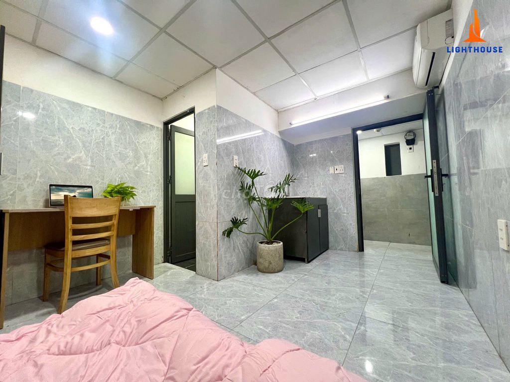 The studio is located in Dương Quảng Hàm - close to written, emart