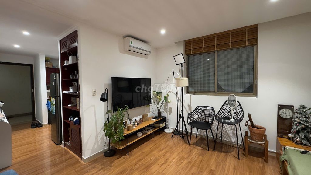 Rent the place Screc, two bedrooms, two toilets, three air conditioning.