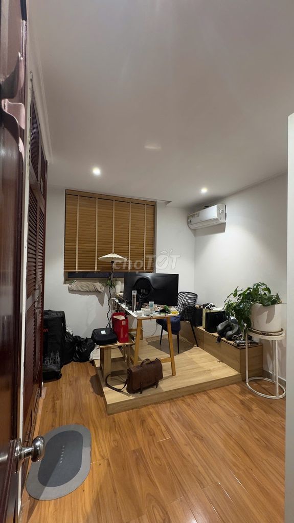 Rent the place Screc, two bedrooms, two toilets, three air conditioning.