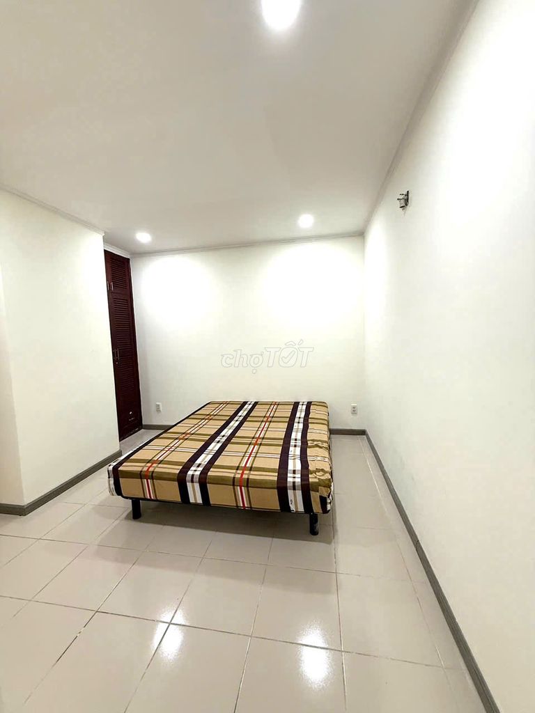 Rent Screc Tower 82 M2-- 2 bedrooms, full interior, view river