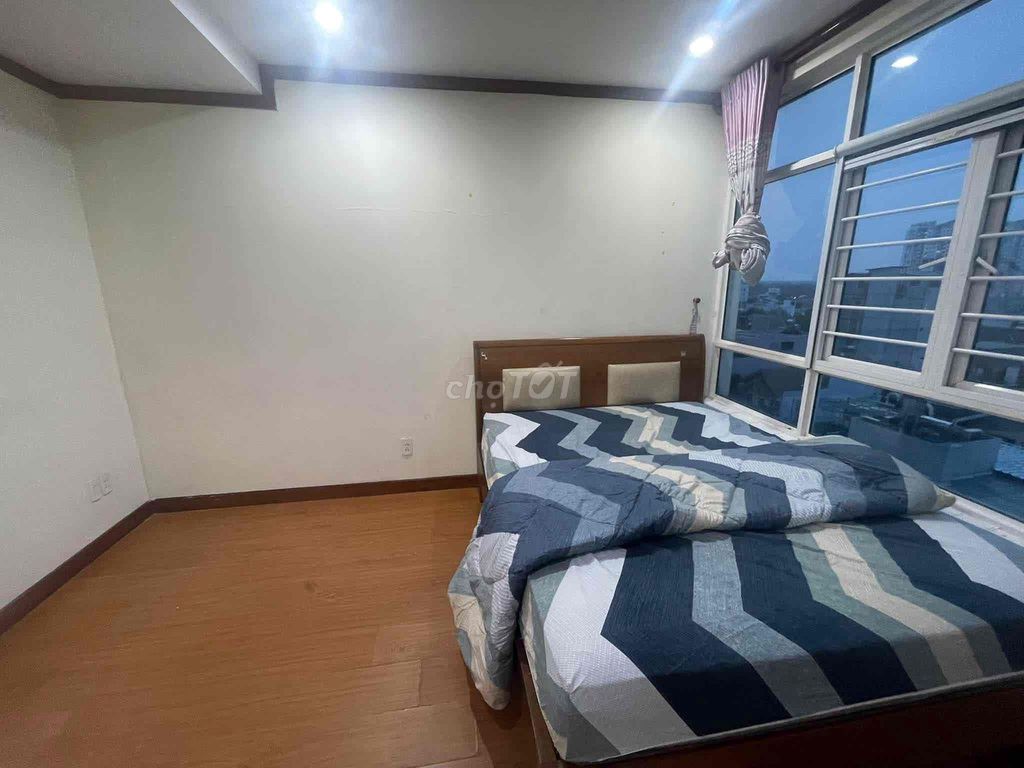Rent the Master Room Royal House.