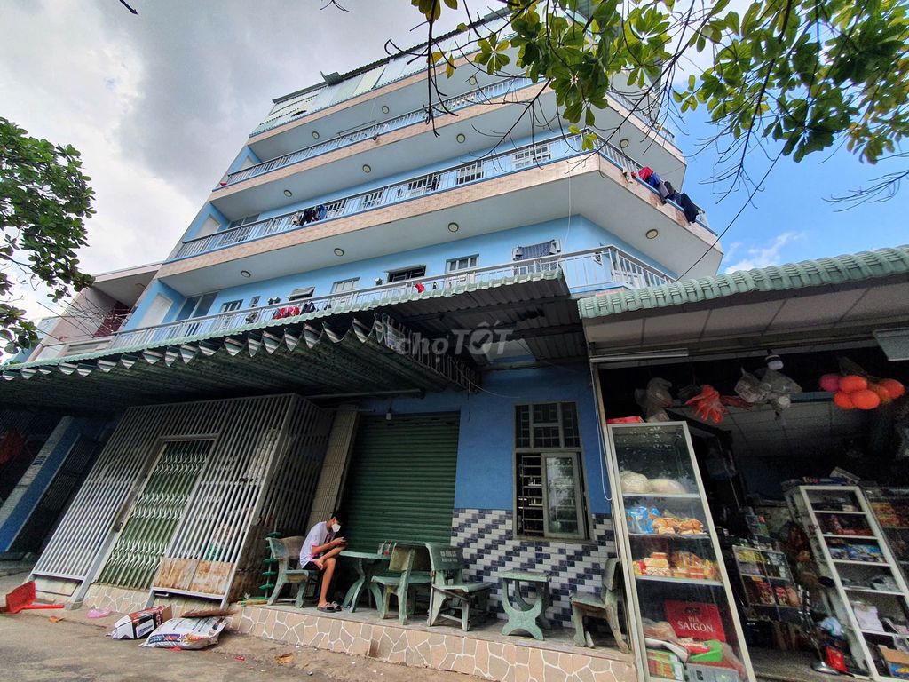 The rent is near 1.6 degrees (4.6.4.4 cm)