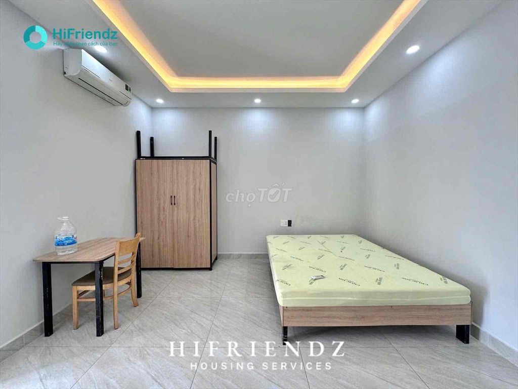 Clear the balcony studio, the great Phạm HùngKHic District 8