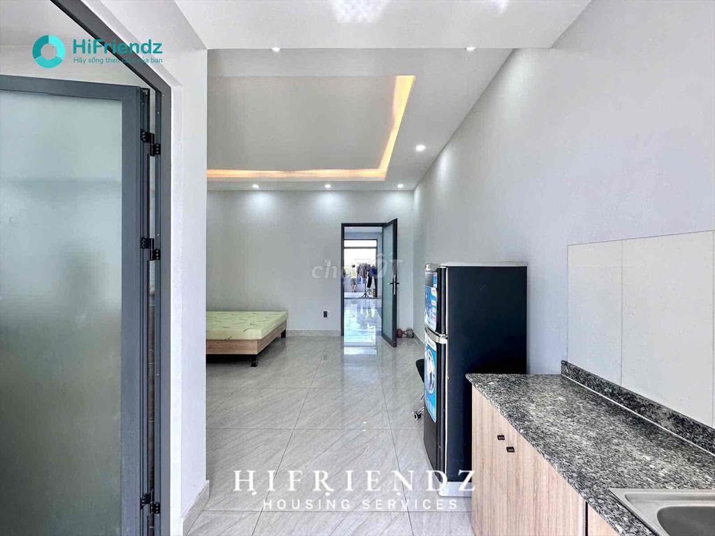 Clear the balcony studio, the great Phạm HùngKHic District 8