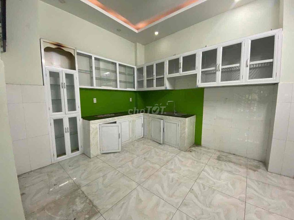 Rent Mt Nghiêm Toản 4 x 12 meters ground set at 11.5 million