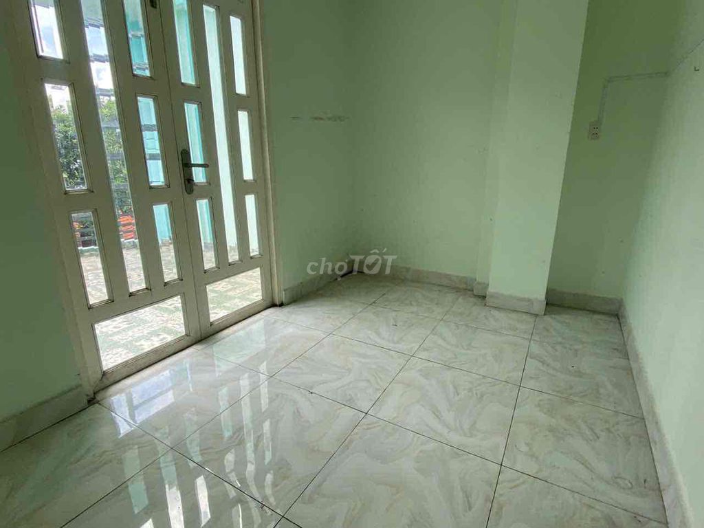 Rent Mt Nghiêm Toản 4 x 12 meters ground set at 11.5 million