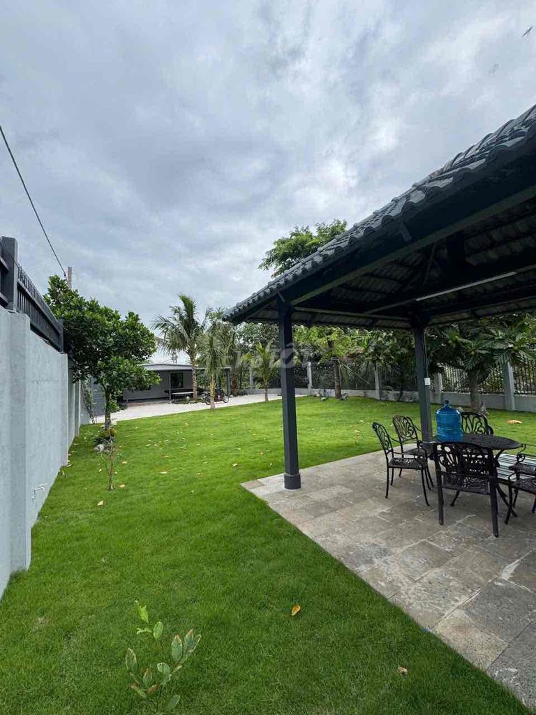 Five hundred meters near the Grand park District 9