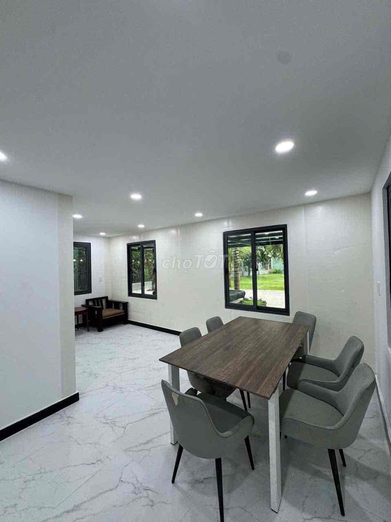 Five hundred meters near the Grand park District 9