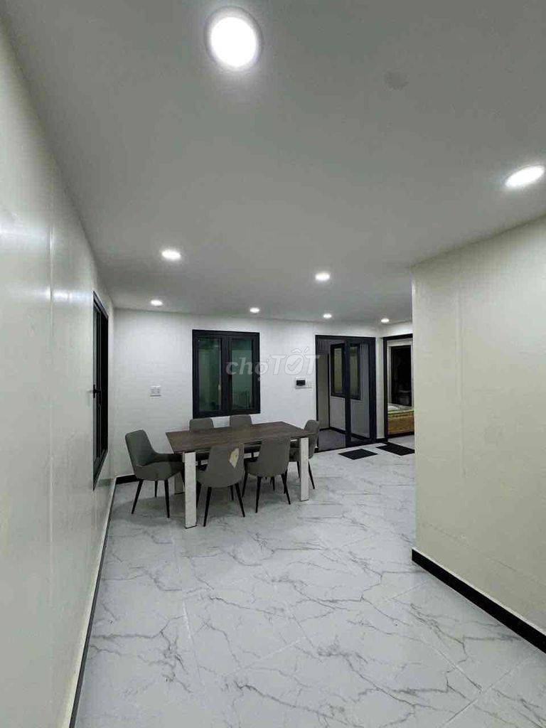 Five hundred meters near the Grand park District 9