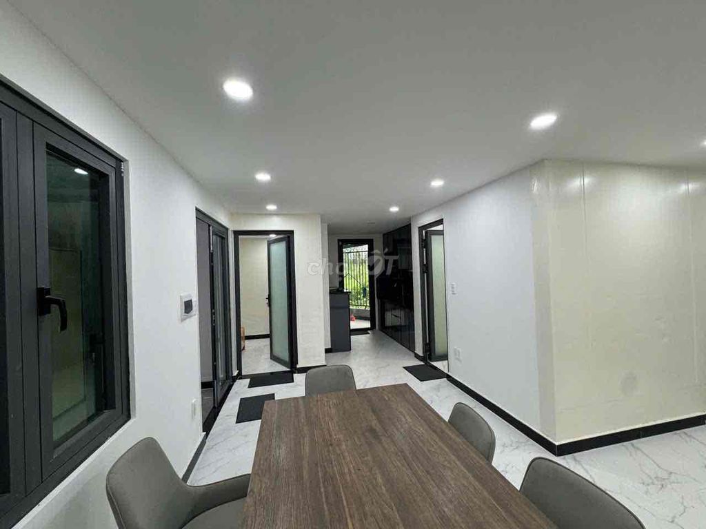Five hundred meters near the Grand park District 9