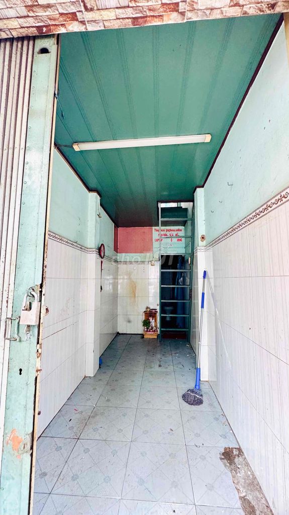 Rent for 307 Trịnh Đình Trọng, house one floor, $3 million.