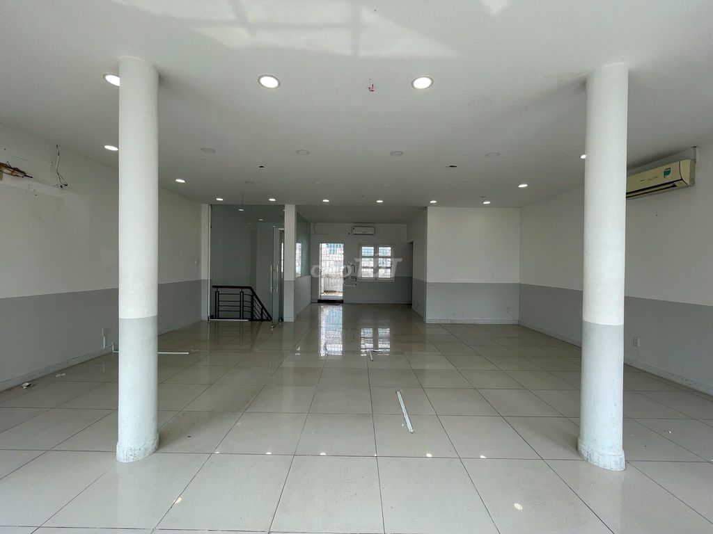 Rent a Nguyễn Văn Lượng 8 X16 M ground-floor vault