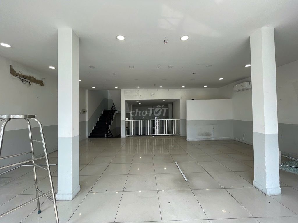 Rent a Nguyễn Văn Lượng 8 X16 M ground-floor vault