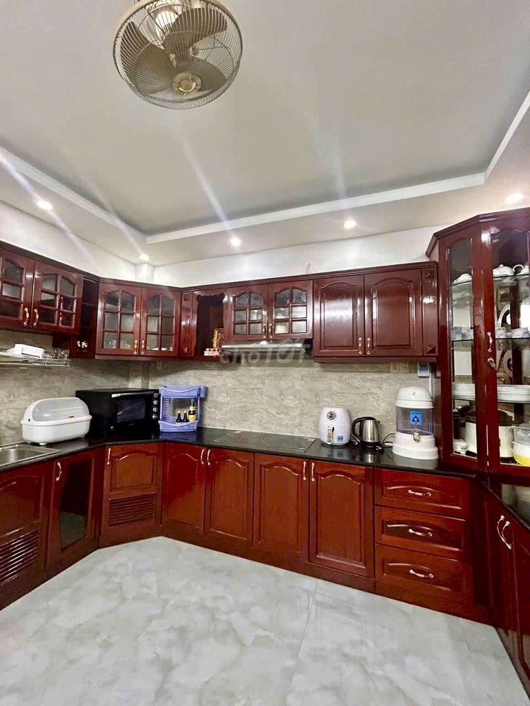 Rent a new home Full interior missile area 420 meters