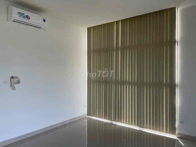office 45 m2 the subnue to rent