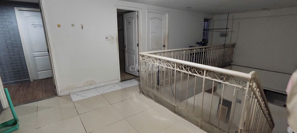 Need to rent a Shophouse on the Carina Plaza ground floor.