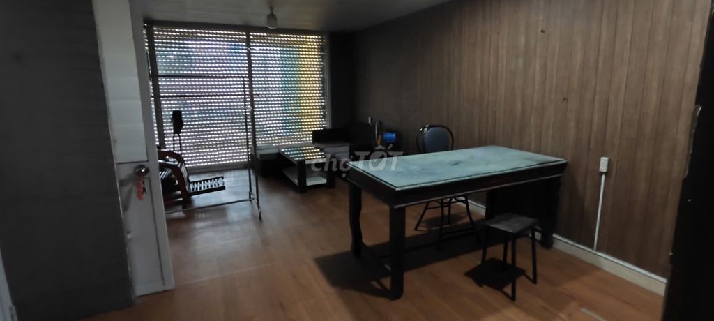 Need to rent a Shophouse on the Carina Plaza ground floor.