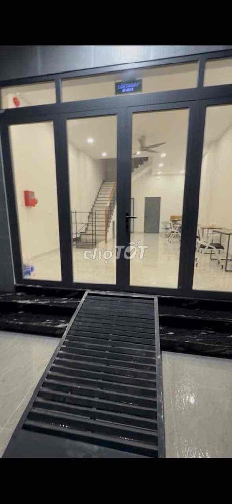 New hostels build free service 1 million/5/ng, water 100 k/ng, car 100 k/ng