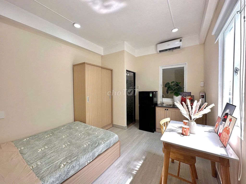 Room 3-3-3-0, near CNTân Bình. Go to Victory.