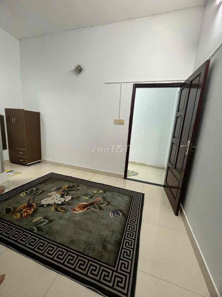 Rent a free time room. Phước Long B. District 9
