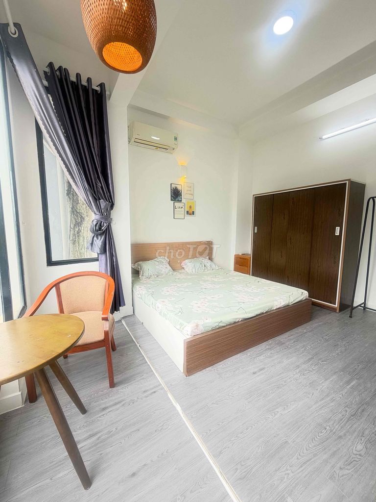 Two-room service near the airport.