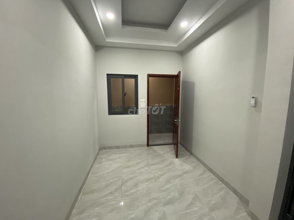 Rent room 619 pth.