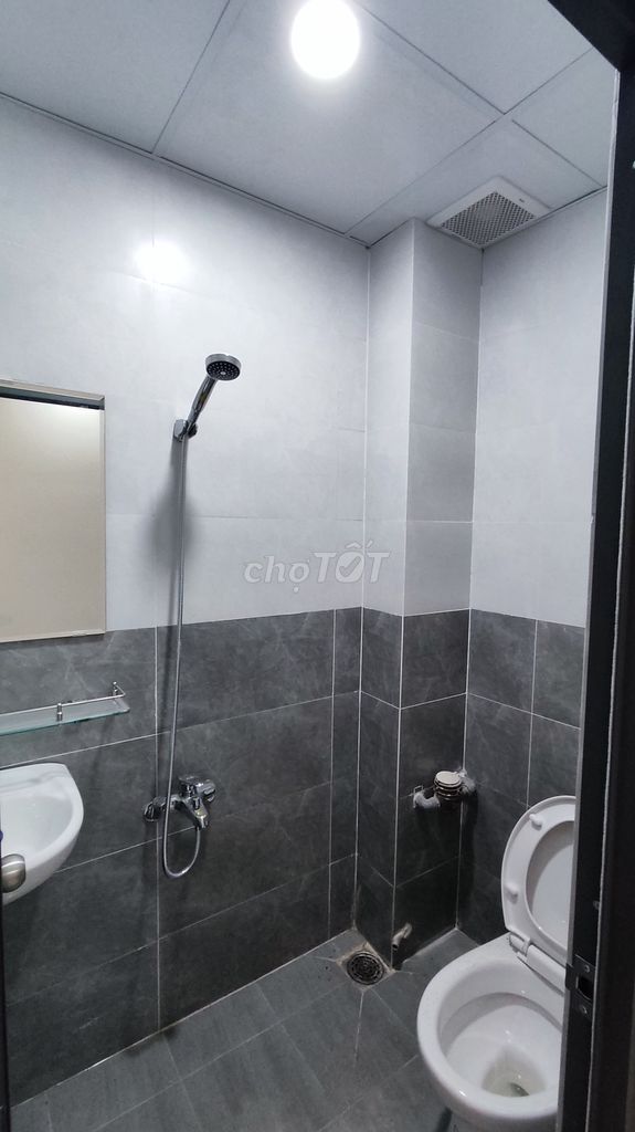 Rent room 619 pth.