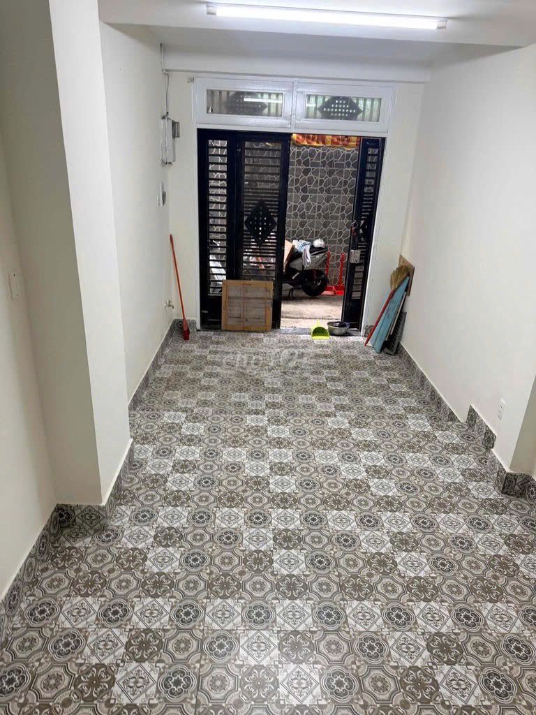 Rent Nguyễn Đình Chiểu Street, P Da Goo, District 1-$1.