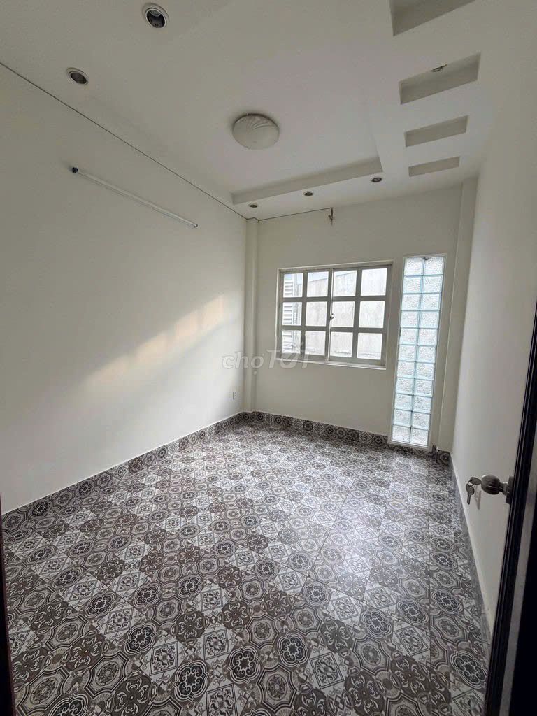 Rent Nguyễn Đình Chiểu Street, P Da Goo, District 1-$1.
