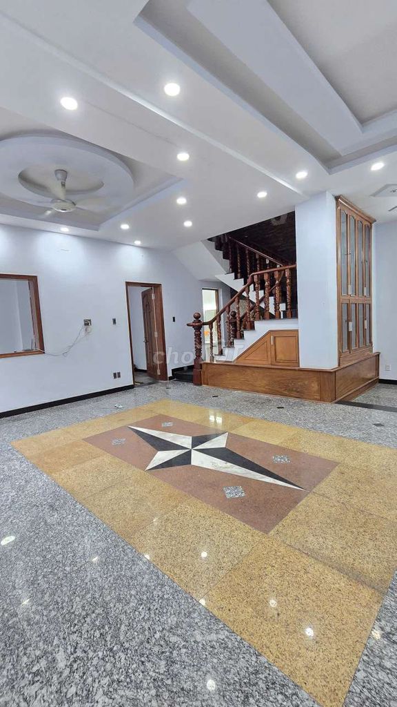 Rent a two-thirt corner, P. Đông Hưng Thuận, District 12.