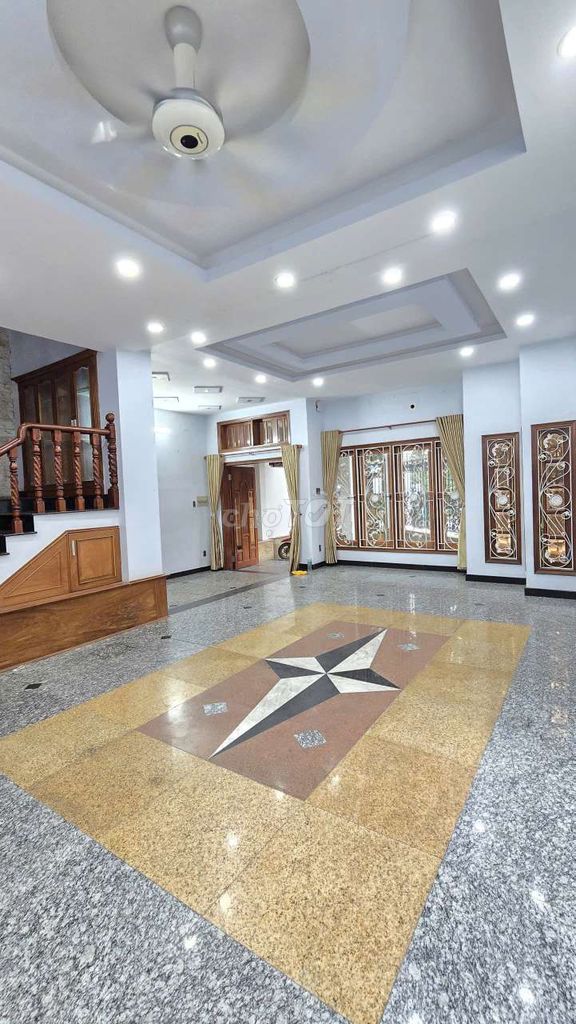 Rent a two-thirt corner, P. Đông Hưng Thuận, District 12.