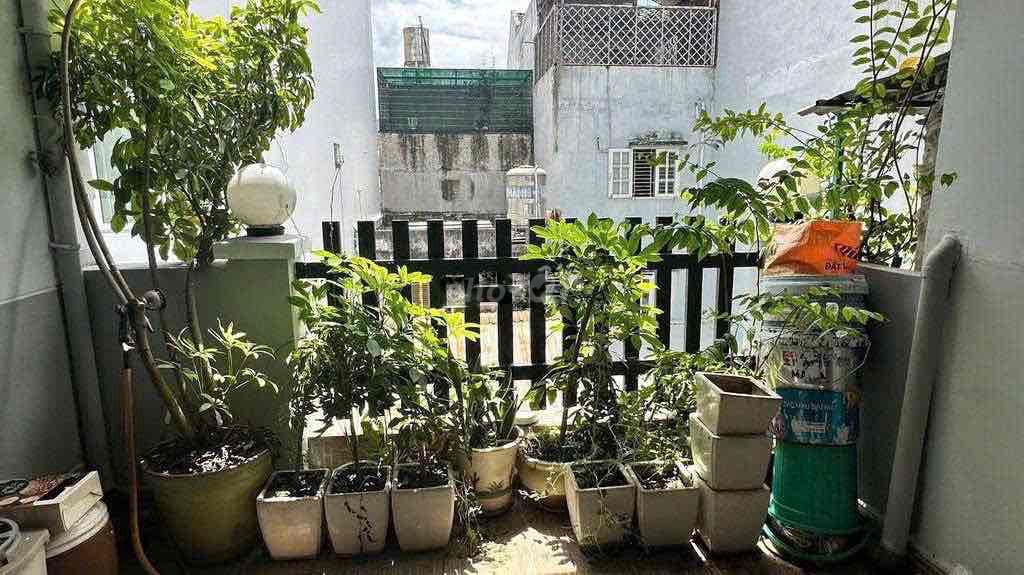 Rent Bàn Cờ District 318.5 meters 2nd floor bedroom - 13 million 9