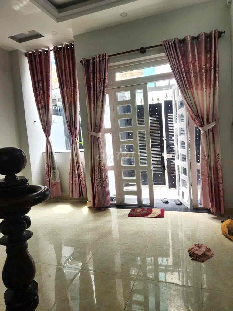 The ground is 413 M with 3 bedrooms. 3 Nguyên Hồng-7. 1 Gò Vấp at 16 million refrigerators.