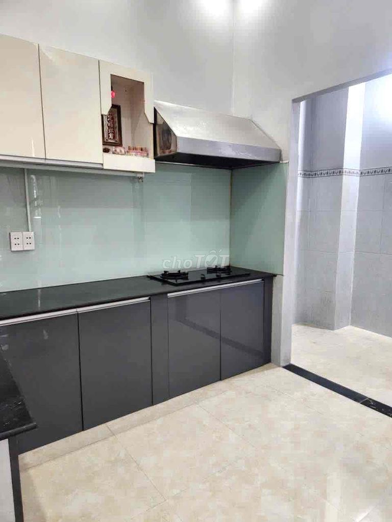 The ground is 413 M with 3 bedrooms. 3 Nguyên Hồng-7. 1 Gò Vấp at 16 million refrigerators.
