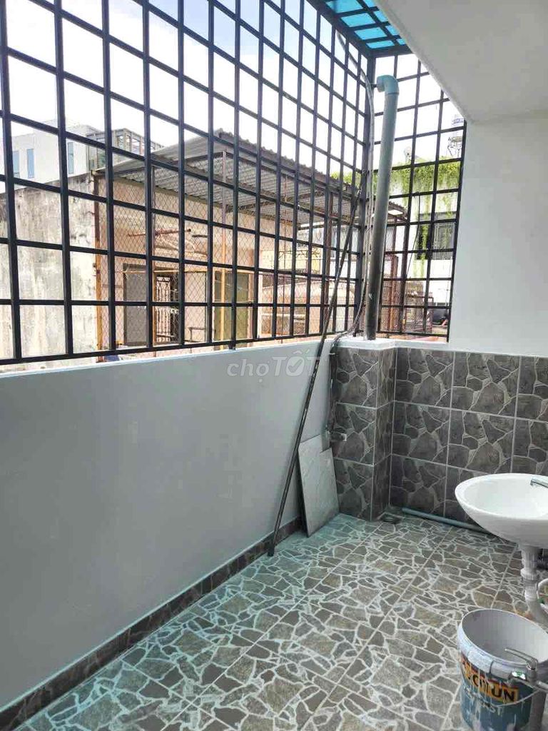 The ground is 413 M with 3 bedrooms. 3 Nguyên Hồng-7. 1 Gò Vấp at 16 million refrigerators.