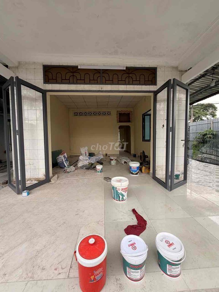 7 area area: 6 M 17 — 2 bedrooms have a large car yard to the door of permanent housing