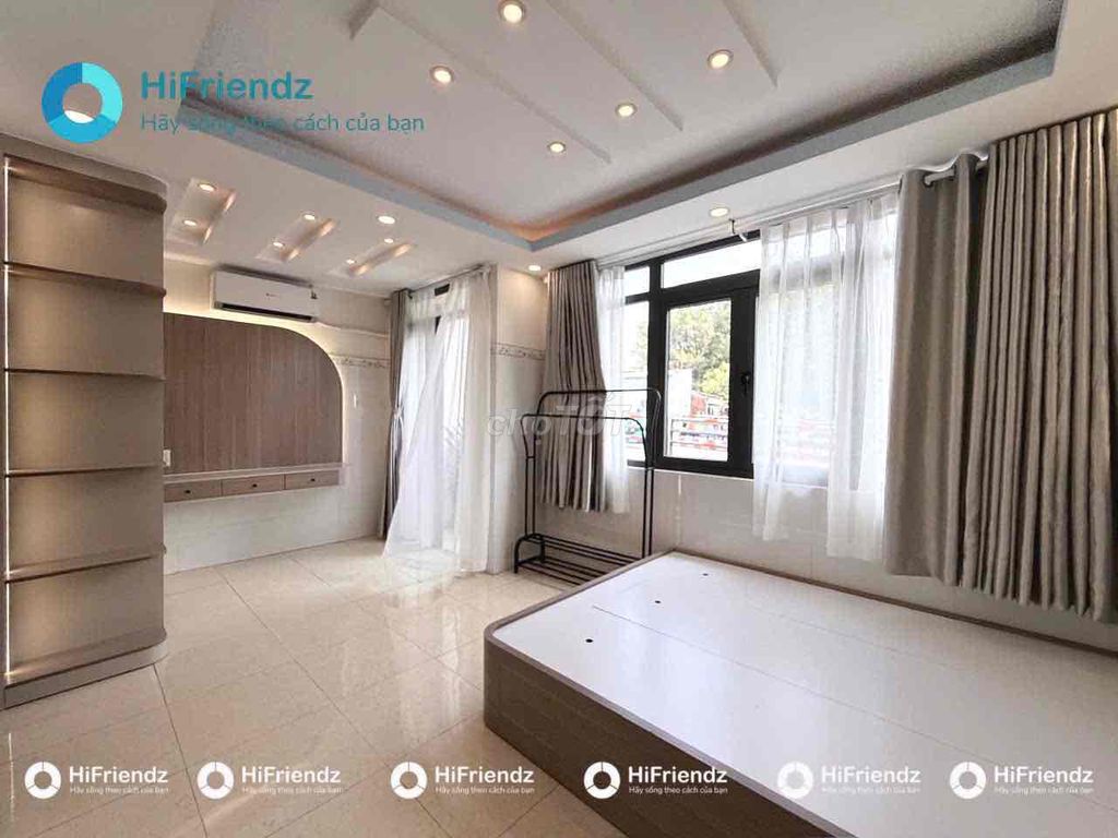 The apartment is Phan Văn Trị deep inside near the University of Lang-City.