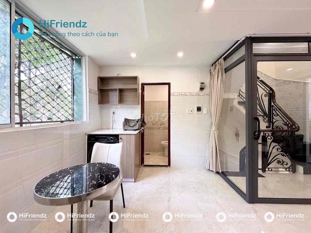 The apartment is Phan Văn Trị deep inside near the University of Lang-City.