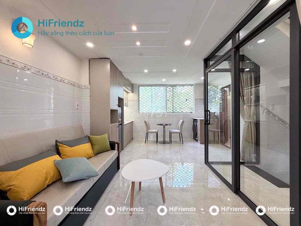 The apartment is Phan Văn Trị deep inside near the University of Lang-City.
