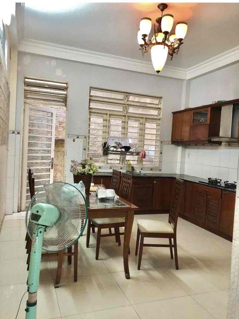 Rent a house. 4 x 18 meters 4 x 18 m bedroom. Số 79 Tân Quy.