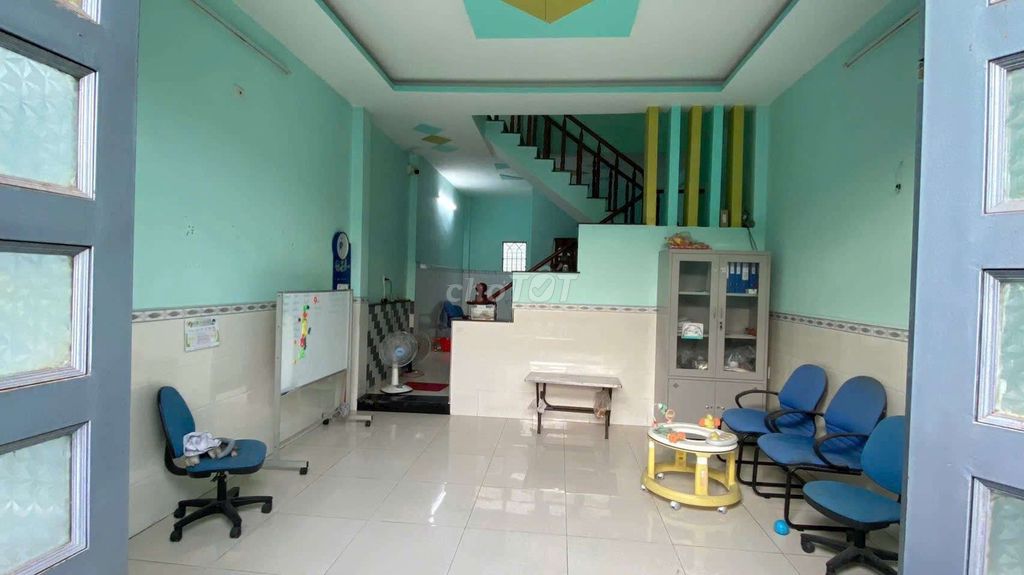 gần chợ Hóc Môn Clean House