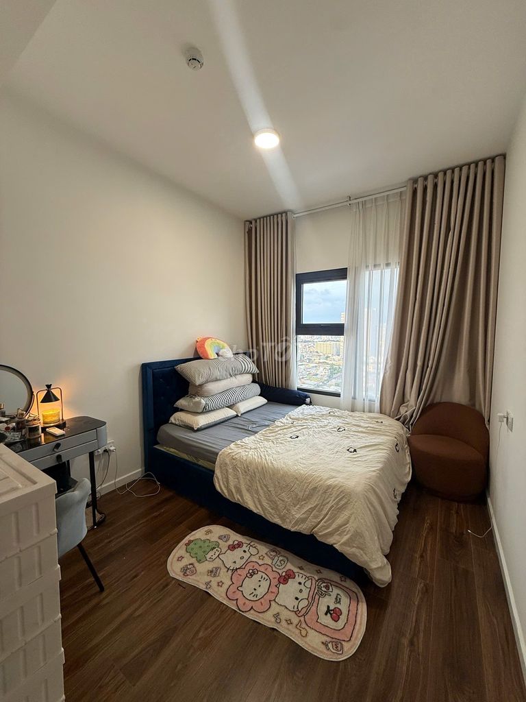 Rent The Privia-- two bedrooms full of furniture-- 10.5 million a month.
