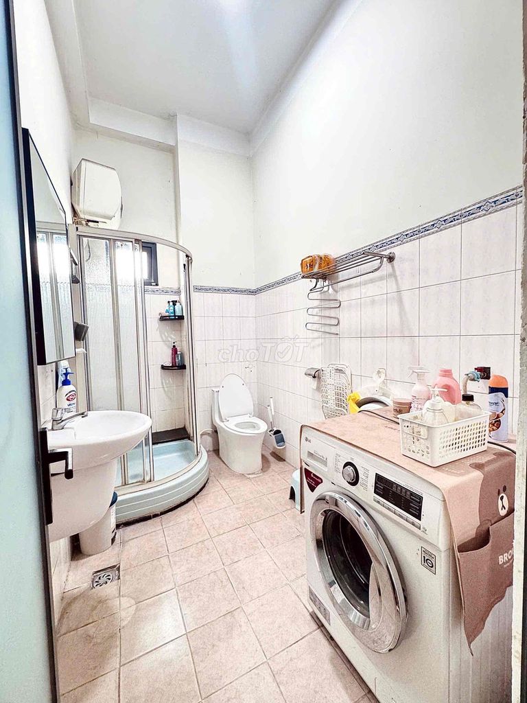 Rent on second floor and three fronts Trương Công Định Tân Bình