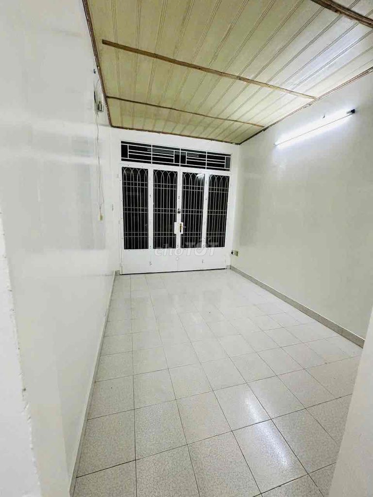 Trần Bình Trọng District 545 m2 3 floors, 3 bedroom 3-15 million.